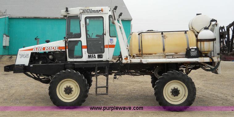 image for item 7774 1995 Willmar 745 self-propelled sprayer