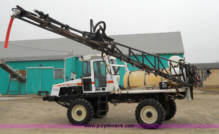 image for item 7774 1995 Willmar 745 self-propelled sprayer