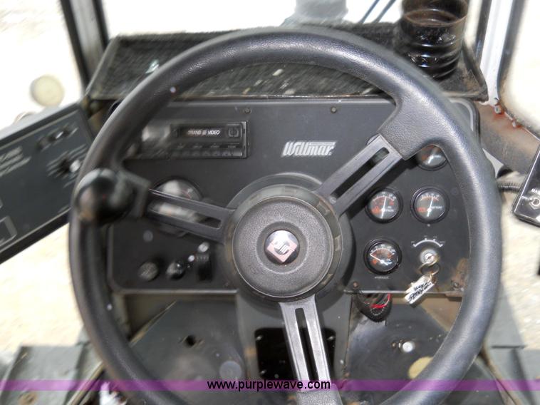 image for item 7774 1995 Willmar 745 self-propelled sprayer