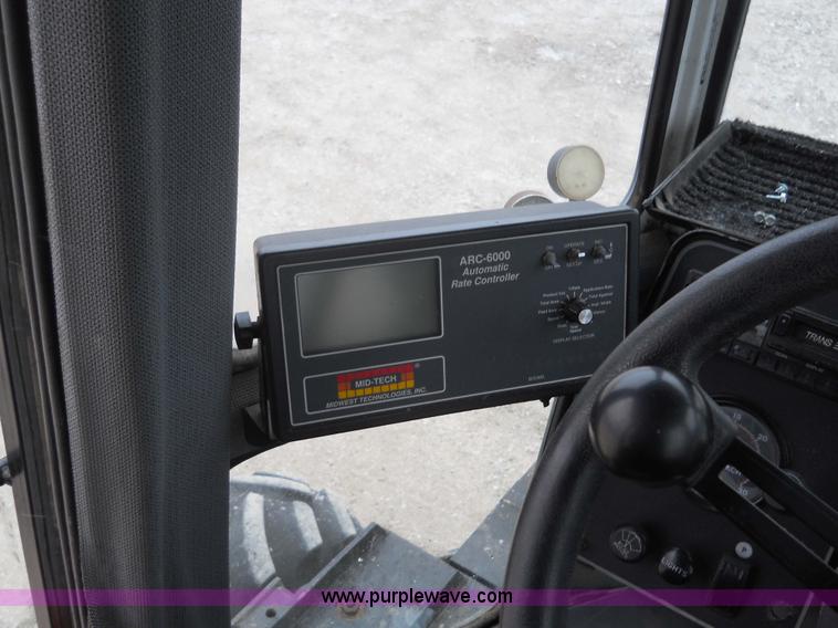 image for item 7774 1995 Willmar 745 self-propelled sprayer