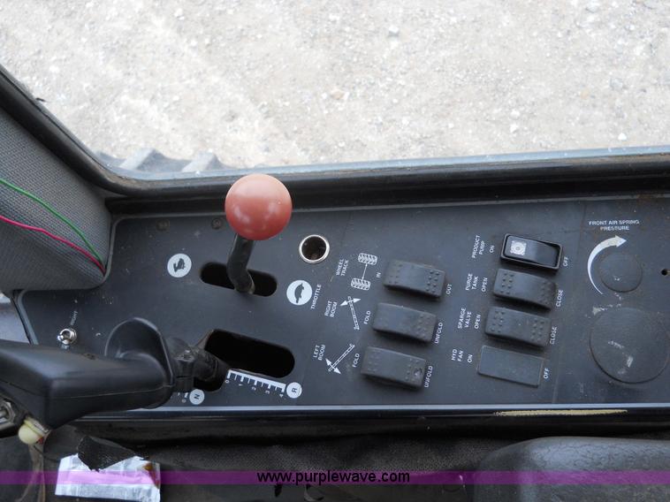 image for item 7774 1995 Willmar 745 self-propelled sprayer