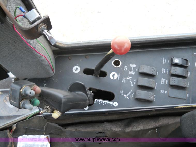 image for item 7774 1995 Willmar 745 self-propelled sprayer