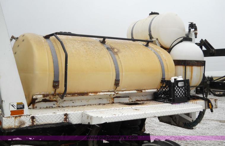 image for item 7774 1995 Willmar 745 self-propelled sprayer