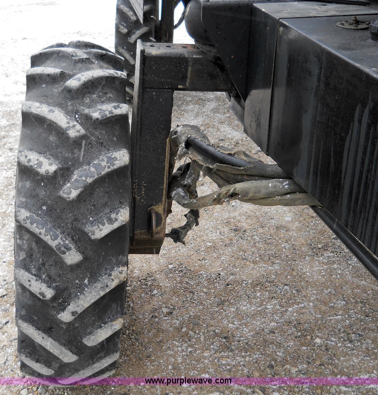 image for item 7774 1995 Willmar 745 self-propelled sprayer