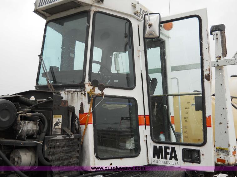 image for item 7774 1995 Willmar 745 self-propelled sprayer