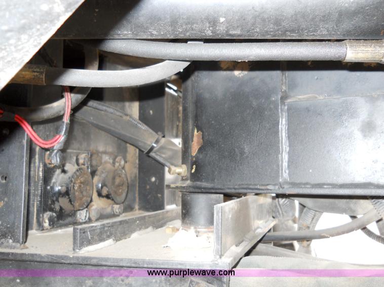 image for item 7774 1995 Willmar 745 self-propelled sprayer