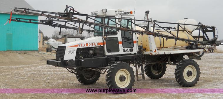 image for item 7774 1995 Willmar 745 self-propelled sprayer