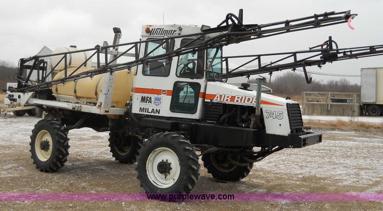 image for item 7774 1995 Willmar 745 self-propelled sprayer