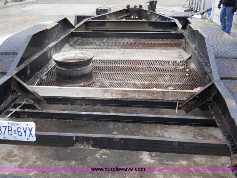 image for item 7775 1995 Felling tandem axle trailer