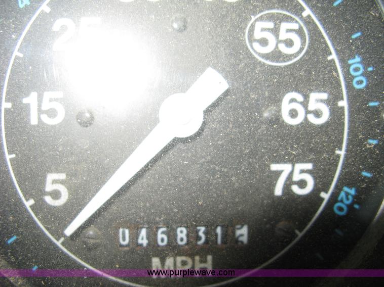 image for item 8060 1990 Ford LN8000 truck with sprayer