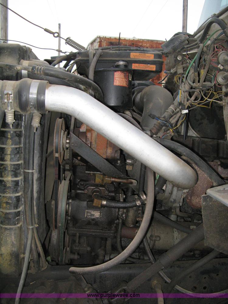 image for item 8060 1990 Ford LN8000 truck with sprayer