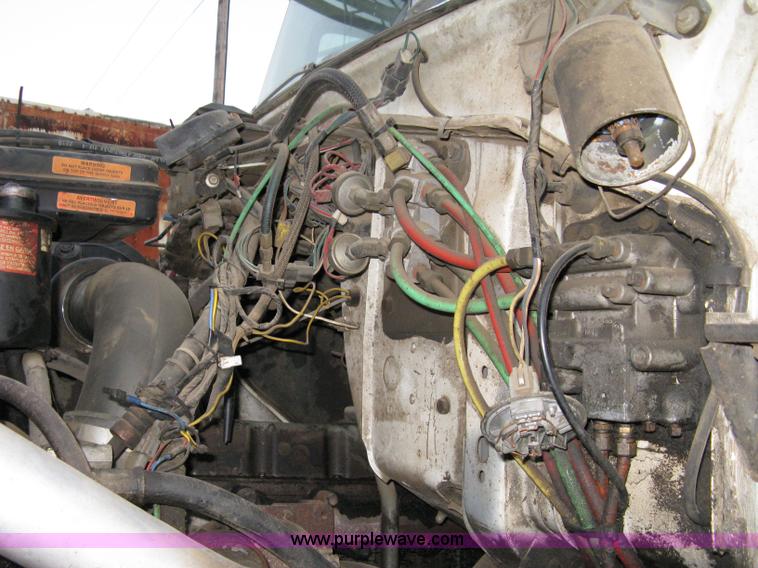 image for item 8060 1990 Ford LN8000 truck with sprayer