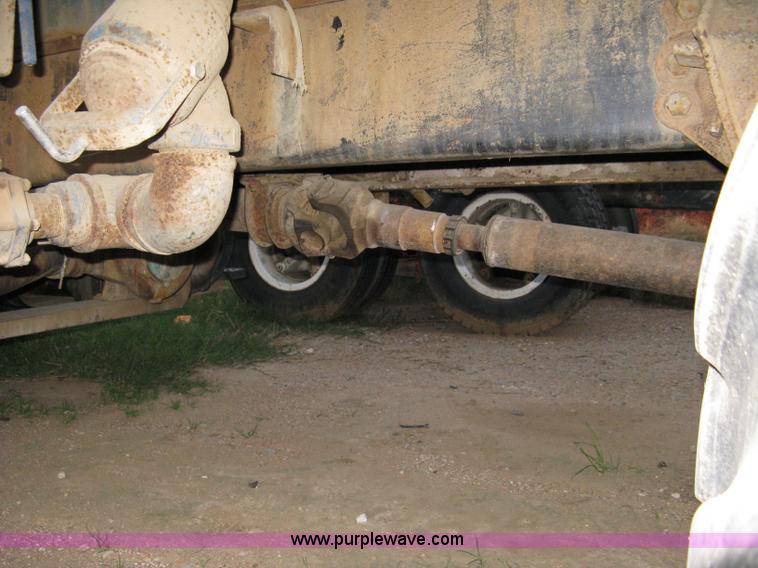 image for item 8060 1990 Ford LN8000 truck with sprayer