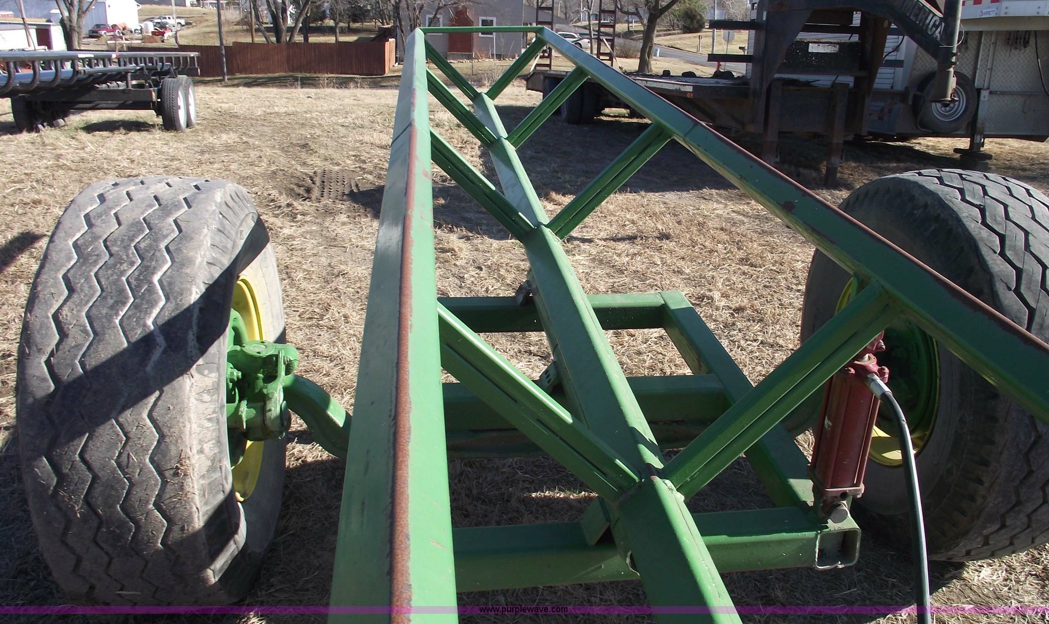 Inline sixbale hydraulic dump hay trailer in Gallatin, MO Item 5513