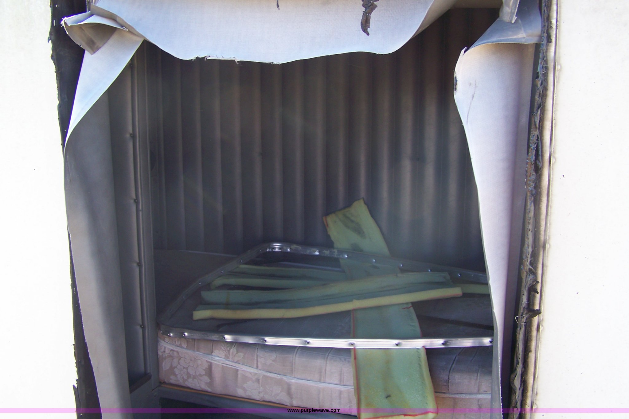 Double Eagle sleeper cab in Schoenchen, KS Item 7403 sold Purple Wave