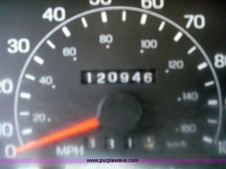 image for item 1005 2000 Ford F-350 Super Duty extended cab pickup truck with 8' service body