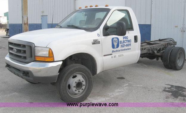 image for item 1763 2000 Ford F450 XL Super Duty cab and chassis