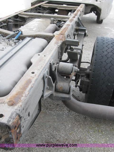 image for item 1763 2000 Ford F450 XL Super Duty cab and chassis