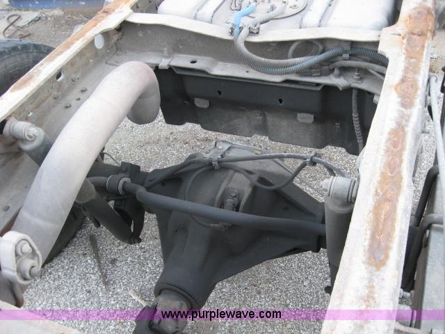 image for item 1763 2000 Ford F450 XL Super Duty cab and chassis