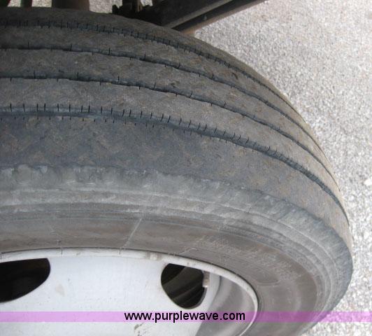 image for item 1763 2000 Ford F450 XL Super Duty cab and chassis