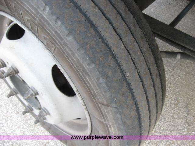 image for item 1763 2000 Ford F450 XL Super Duty cab and chassis