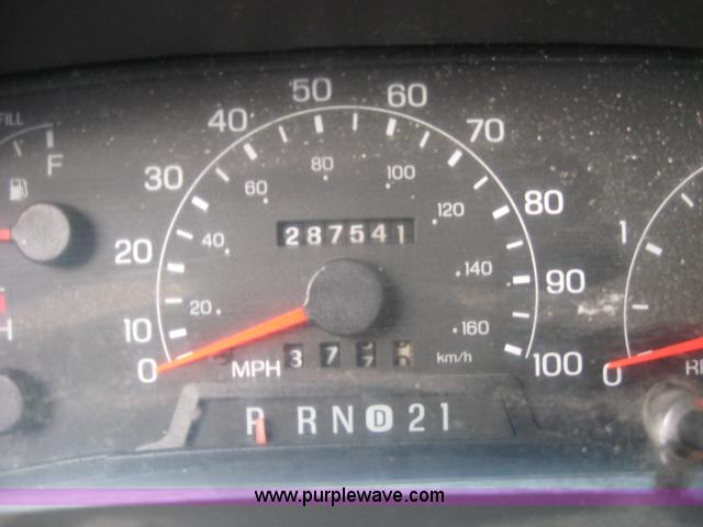 image for item 1763 2000 Ford F450 XL Super Duty cab and chassis