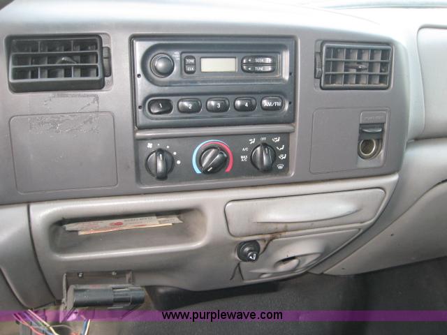 image for item 1763 2000 Ford F450 XL Super Duty cab and chassis