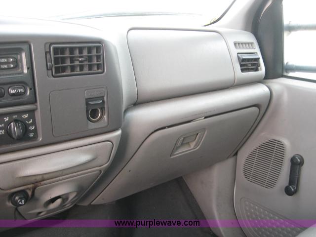 image for item 1763 2000 Ford F450 XL Super Duty cab and chassis