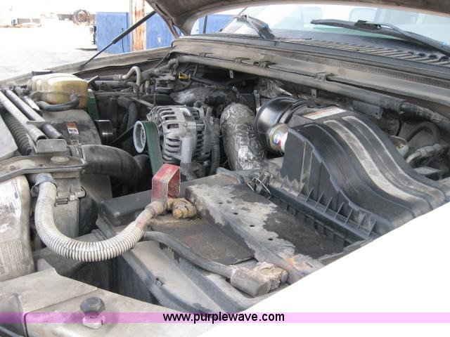 image for item 1763 2000 Ford F450 XL Super Duty cab and chassis