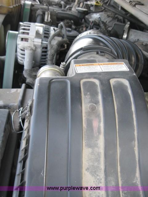 image for item 1763 2000 Ford F450 XL Super Duty cab and chassis