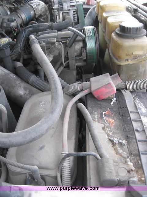 image for item 1763 2000 Ford F450 XL Super Duty cab and chassis