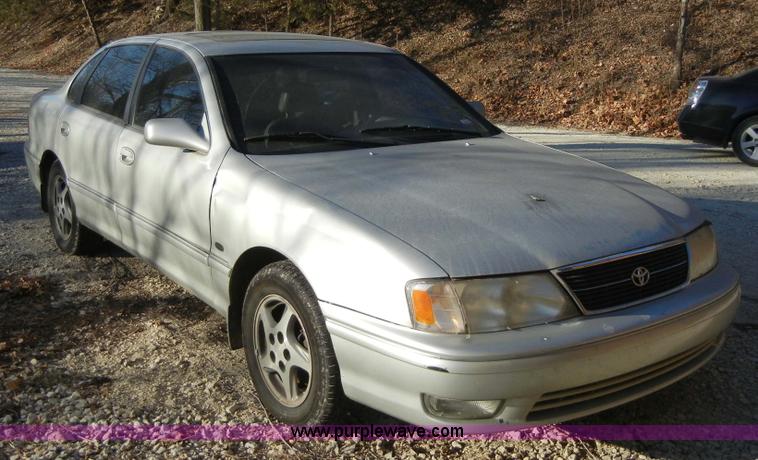 image for item 2346 1999 Toyota Avalon
