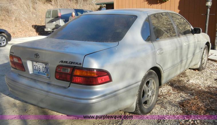image for item 2346 1999 Toyota Avalon
