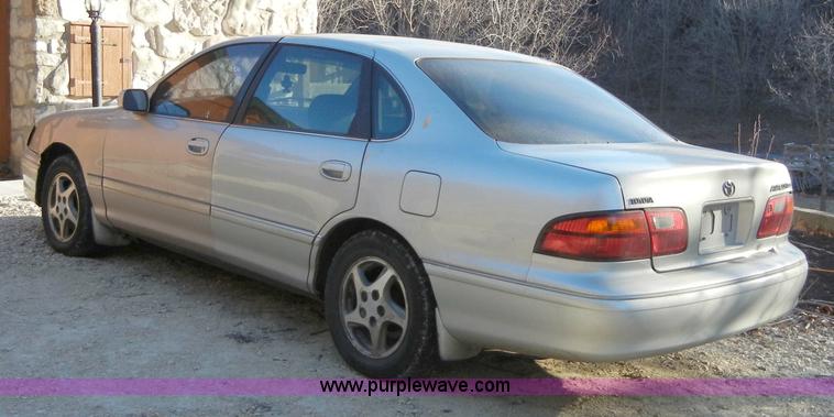 image for item 2346 1999 Toyota Avalon