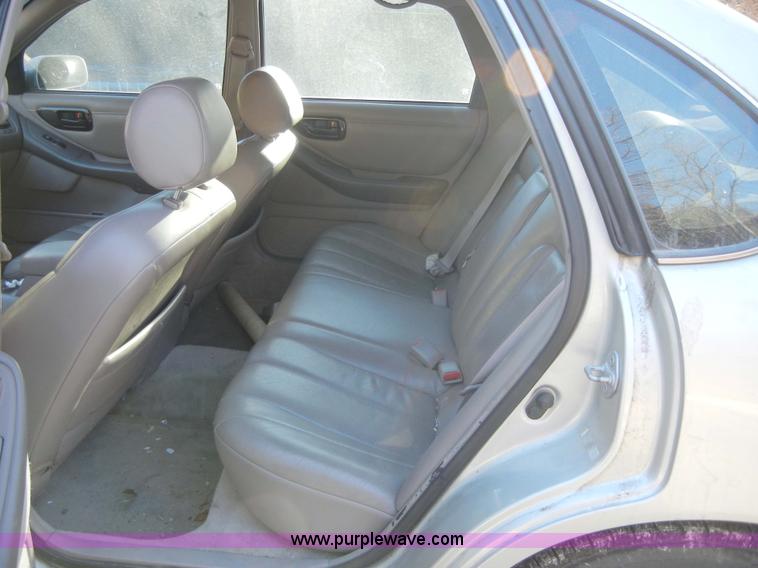 image for item 2346 1999 Toyota Avalon