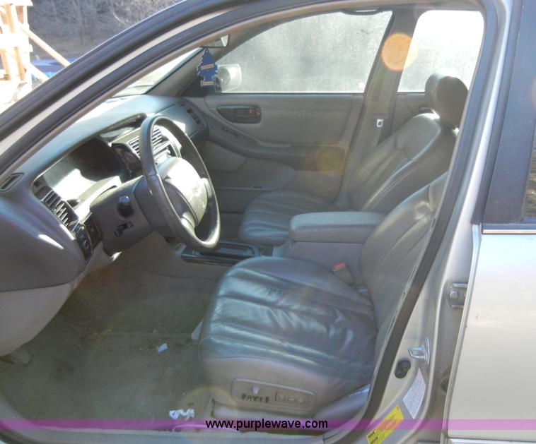 image for item 2346 1999 Toyota Avalon