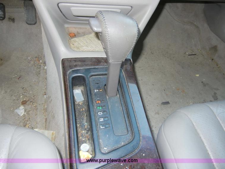 image for item 2346 1999 Toyota Avalon