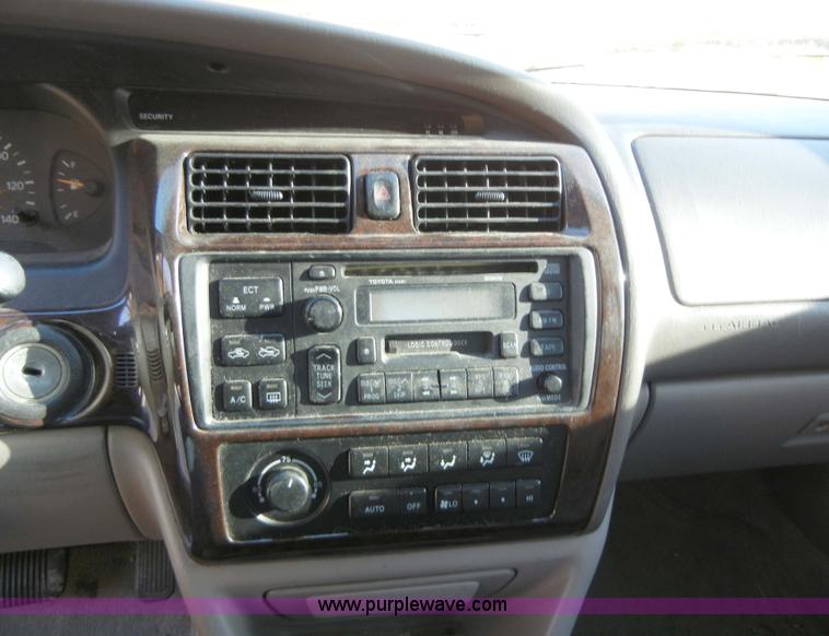 image for item 2346 1999 Toyota Avalon