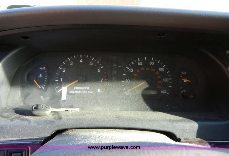 image for item 2346 1999 Toyota Avalon