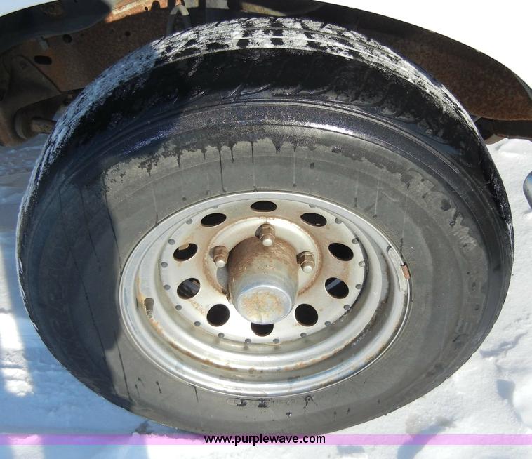 image for item 2349 1995 Ford F-150 XL pickup truck