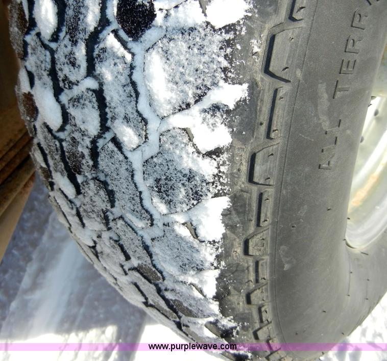 image for item 2349 1995 Ford F-150 XL pickup truck