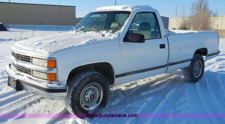image for item 2350 1998 Chevrolet C2500 Cheyenne Heavy Duty pickup truck