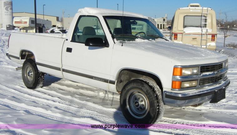 image for item 2350 1998 Chevrolet C2500 Cheyenne Heavy Duty pickup truck