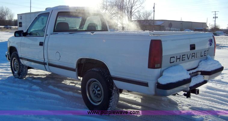 image for item 2350 1998 Chevrolet C2500 Cheyenne Heavy Duty pickup truck