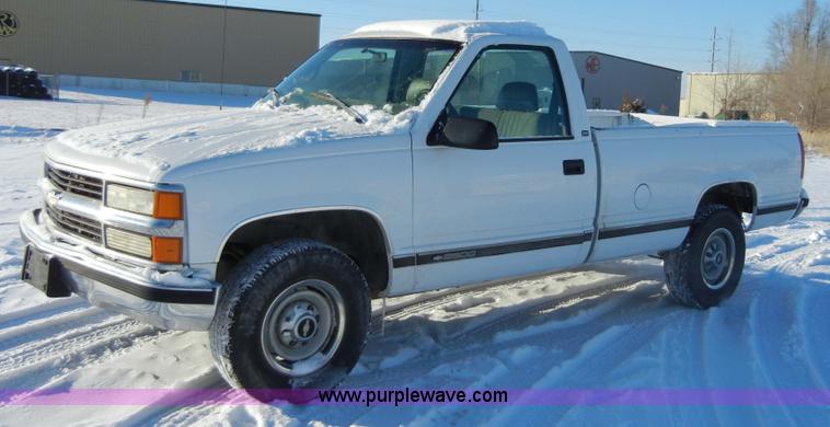 image for item 2350 1998 Chevrolet C2500 Cheyenne Heavy Duty pickup truck