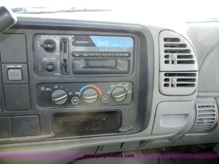 image for item 2350 1998 Chevrolet C2500 Cheyenne Heavy Duty pickup truck