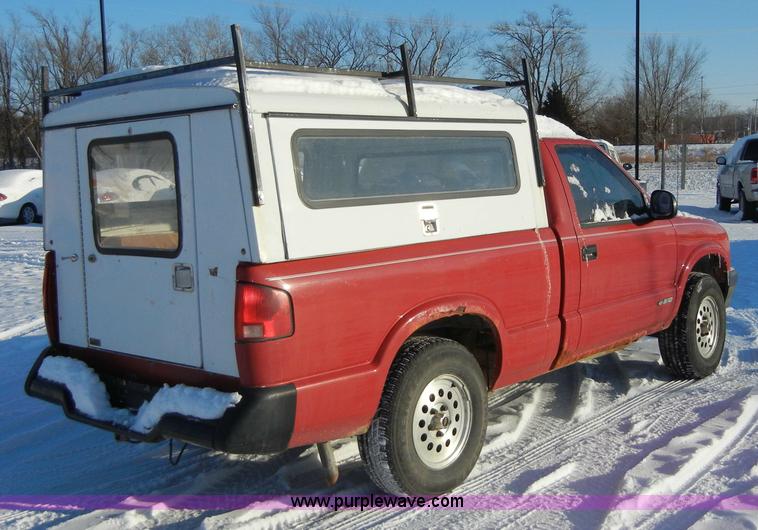 image for item 2351 1995 Chevrolet S10  pickup truck