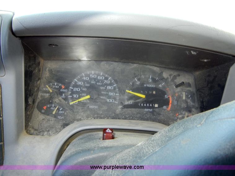 image for item 2351 1995 Chevrolet S10  pickup truck