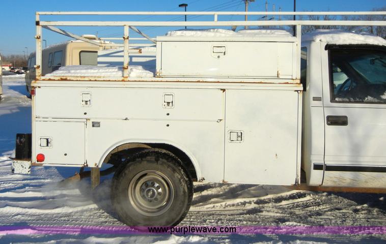 image for item 2352 1997 Chevrolet K2500 heavy duty pickup truck