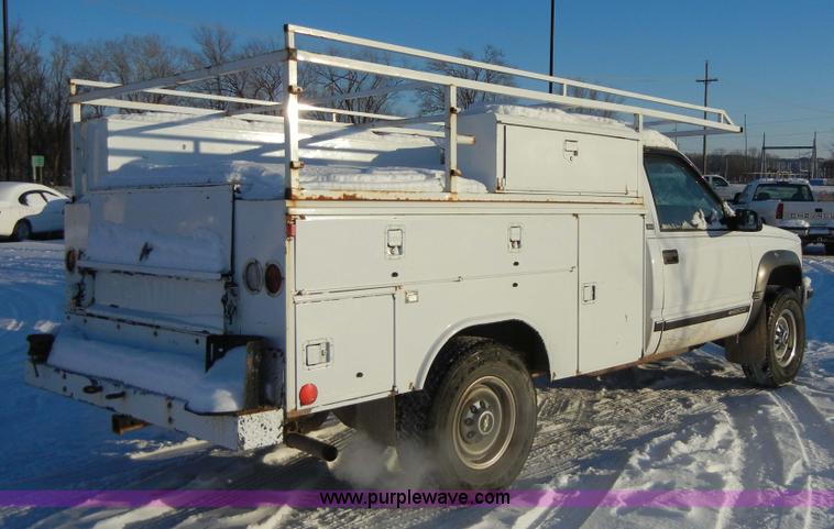 image for item 2352 1997 Chevrolet K2500 heavy duty pickup truck